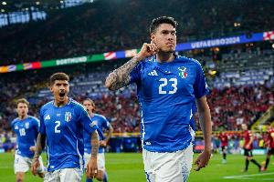 巴斯托尼累计黄牌停赛缺席下一场世预赛,将提前返回国米备战意甲 巴斯托尼累计黄牌停赛缺席下一场世预赛,将提前返回国米备战意甲