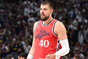 和队友互换人生会选谁?祖巴茨:这个夏天小卡太难了 肯定不选他 和队友互换人生会选谁?祖巴茨:这个夏天小卡太难了 肯定不选他