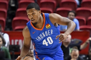 能获得机会吗?落选秀扬布拉德11中6空砍全场最高25分外加5板3助 能获得机会吗?落选秀扬布拉德11中6空砍全场最高25分外加5板3助