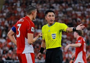 不满马宁判罚!印尼队长:赛后想和裁判握手但被拒绝,我只能尊重 不满马宁判罚!印尼队长:赛后想和裁判握手但被拒绝,我只能尊重