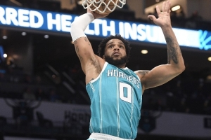 颜射浓眉三分&空接暴扣!布里奇斯首节5中5&三分3中3拿13分7板 颜射浓眉三分&空接暴扣!布里奇斯首节5中5&三分3中3拿13分7板