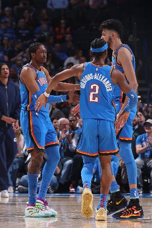 雷霆赛季前瞻:豪砸8.22亿续约新三少 俄城的雄心不止一冠 雷霆赛季前瞻:豪砸8.22亿续约新三少 俄城的雄心不止一冠