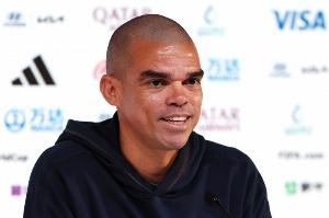 佩佩:在穆帅执教皇马期间,阿隆索经常与其交流并提出自己见解 佩佩:在穆帅执教皇马期间,阿隆索经常与其交流并提出自己见解