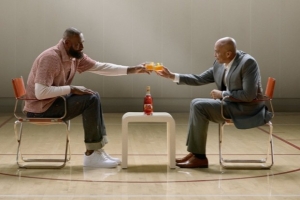 起诉老詹球迷:我和大多数人真心以为他退役 视频没任何广告标识 起诉老詹球迷:我和大多数人真心以为他退役 视频没任何广告标识