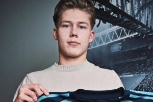 都体:尤文关注芬兰18岁中场希尔塔宁,勒沃库森也对球员感兴趣 都体:尤文关注芬兰18岁中场希尔塔宁,勒沃库森也对球员感兴趣