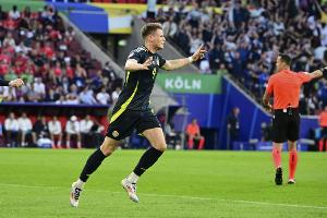 麦克托米奈:两战两胜但我们仍需提升表现,继续展现出韧性 麦克托米奈:两战两胜但我们仍需提升表现,继续展现出韧性