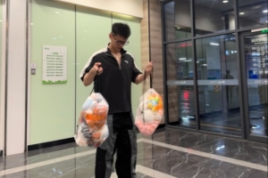 高手!王岚嵚社媒晒出两大袋娃娃:需要滴滴代抓嘛~ 高手!王岚嵚社媒晒出两大袋娃娃:需要滴滴代抓嘛~