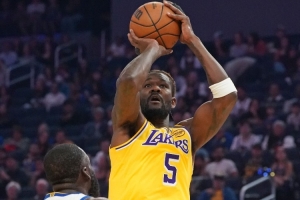 巴克利:湖人的关键是艾顿 他要弥补防守漏洞和篮板方面的不足 巴克利:湖人的关键是艾顿 他要弥补防守漏洞和篮板方面的不足