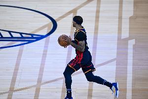 底薪真香!小佩顿5中5高效拿下11分2板1助 底薪真香!小佩顿5中5高效拿下11分2板1助