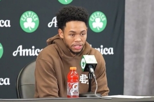 安芬尼-西蒙斯谈替补出战:开始想得有点多 打起来就自在多了 安芬尼-西蒙斯谈替补出战:开始想得有点多 打起来就自在多了