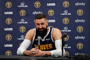 约老师替补真不错!瓦兰半场出战9分钟 4中3拿到6分5板&2前场板 约老师替补真不错!瓦兰半场出战9分钟 4中3拿到6分5板&2前场板