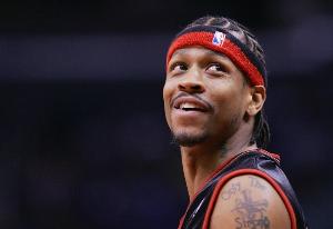 艾弗森:当我有钱后就帮衬身边的朋友 你不给钱有人就开始质疑你 艾弗森:当我有钱后就帮衬身边的朋友 你不给钱有人就开始质疑你