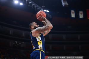 篮协官方:吉伦沃特因兴奋剂违规被禁赛3个月 广东队被罚3.6万 篮协官方:吉伦沃特因兴奋剂违规被禁赛3个月 广东队被罚3.6万