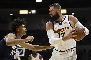 解放约老师压力!瓦兰替补18分钟 7中5贡献10分9板 解放约老师压力!瓦兰替补18分钟 7中5贡献10分9板