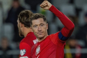 莱万:很高兴拿到3分这是对我们的激励,波兰仍需改进一些细节 莱万:很高兴拿到3分这是对我们的激励,波兰仍需改进一些细节