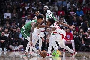 安芬尼-西蒙斯:我和普里查德在比赛中不断相互适应且保持交流 安芬尼-西蒙斯:我和普里查德在比赛中不断相互适应且保持交流