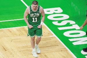 火力全开!普理查德首节6中5高效砍下12分2板1断 火力全开!普理查德首节6中5高效砍下12分2板1断