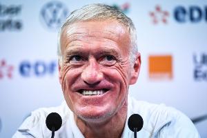 德尚:法国上一场踢的是4231而非442,7名前锋缺席但我并不担忧 德尚:法国上一场踢的是4231而非442,7名前锋缺席但我并不担忧