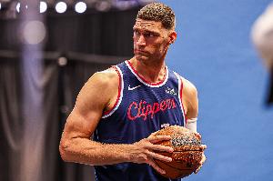 首节5分钟轰11分!大洛半场9分钟 6中5&三分4中3贡献13分 首节5分钟轰11分!大洛半场9分钟 6中5&三分4中3贡献13分