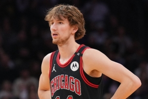 新赛季会有怎样的进步?公牛队祝布泽利斯21岁生日快乐!🎂 新赛季会有怎样的进步?公牛队祝布泽利斯21岁生日快乐!🎂