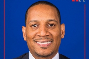 曾担任过多队助教!前NBA球员霍华德-埃斯利加入独行侠任球探一职 曾担任过多队助教!前NBA球员霍华德-埃斯利加入独行侠任球探一职