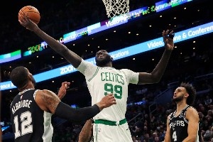 NBA历史谁最“重量级”?三连冠鲨鱼力拔山兮 印度神塔进前三 NBA历史谁最“重量级”?三连冠鲨鱼力拔山兮 印度神塔进前三