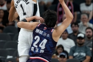 还是得练!管子煜季前赛场均近21分钟 拿4.7分&命中率仅26.3% 还是得练!管子煜季前赛场均近21分钟 拿4.7分&命中率仅26.3%