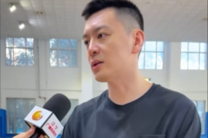 为辽篮效力3年&随队3连冠 杨鸣在采访中透露周俊成已经退役 为辽篮效力3年&随队3连冠 杨鸣在采访中透露周俊成已经退役