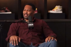 霍里与安吉冲突后被送到湖人 安吉通知时提前恭喜他拿到戒指 霍里与安吉冲突后被送到湖人 安吉通知时提前恭喜他拿到戒指