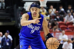 12助!瑞安-内姆哈德:进攻空间开阔 能向球队证明能力意义重大 12助!瑞安-内姆哈德:进攻空间开阔 能向球队证明能力意义重大