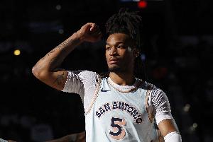 最佳新秀!卡斯尔谈伤愈回归:感觉很棒 我一直迫不及待想要上场 最佳新秀!卡斯尔谈伤愈回归:感觉很棒 我一直迫不及待想要上场