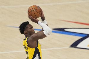 西卡:马瑟林今天怎么投怎么有 不占球权却高效得分让我印象深刻 西卡:马瑟林今天怎么投怎么有 不占球权却高效得分让我印象深刻