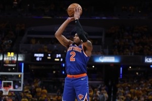 迈克-布朗:麦克布莱德随时能创造得分机会 防守端存在感十足 迈克-布朗:麦克布莱德随时能创造得分机会 防守端存在感十足