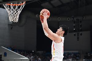 媒体人:当时曾凡博去点燃我就觉得操之过急 去大学应是更好选择 媒体人:当时曾凡博去点燃我就觉得操之过急 去大学应是更好选择