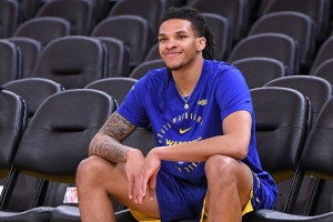 场上作用不小!56号秀理查德7中4贡献13分6板2助1断 场上作用不小!56号秀理查德7中4贡献13分6板2助1断