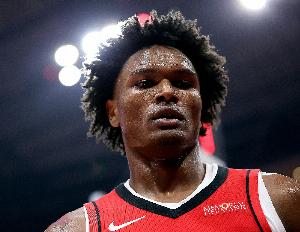 💥打起来了!阿门和老六卡位发生冲突 又摔又推双方乱作一团! 💥打起来了!阿门和老六卡位发生冲突 又摔又推双方乱作一团!