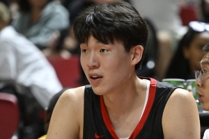 媒体人:杨瀚森今天或是更趋于常态的发挥 常规赛对体能考验更大 媒体人:杨瀚森今天或是更趋于常态的发挥 常规赛对体能考验更大