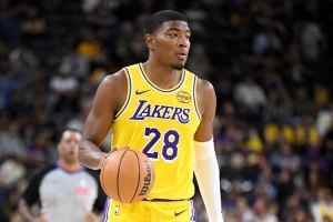 背靠背!雷迪克:今晚缺阵的老将明天将出战和独行侠的比赛 背靠背!雷迪克:今晚缺阵的老将明天将出战和独行侠的比赛