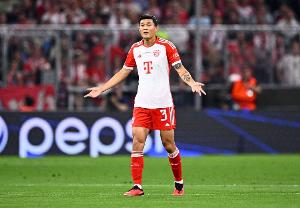 米体:尤文米兰或考虑冬窗签金玟哉回意甲,但900万欧年薪是阻碍 米体:尤文米兰或考虑冬窗签金玟哉回意甲,但900万欧年薪是阻碍