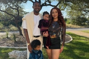 妥妥人生赢家!福克斯晒生活照 妻子貌美如花 儿女双全机灵可爱 妥妥人生赢家!福克斯晒生活照 妻子貌美如花 儿女双全机灵可爱