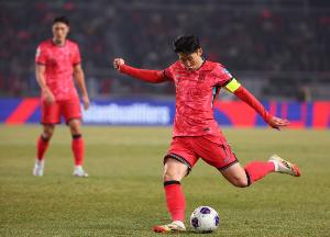 韩媒:孙兴慜近期在韩国队出场时间减少,这可能对球队不利 韩媒:孙兴慜近期在韩国队出场时间减少,这可能对球队不利