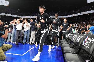 媒体人:小曾没展示出真正实力 身体和篮网没给设计战术是原因 媒体人:小曾没展示出真正实力 身体和篮网没给设计战术是原因