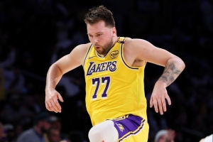 媒体人:东契奇新赛季能有力冲击MVP得分王 斯玛特先发是天方夜谭 媒体人:东契奇新赛季能有力冲击MVP得分王 斯玛特先发是天方夜谭