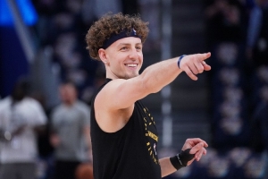 波杰:感觉已打了6、7年 我能打首发&成为家喻户晓的勇士球员 波杰:感觉已打了6、7年 我能打首发&成为家喻户晓的勇士球员