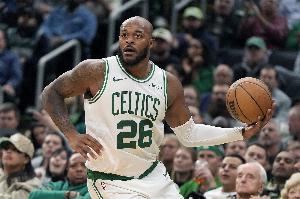 怀特谈蒂尔曼绝杀:那记抛投非常关键 他为这种时刻拼尽了全力 怀特谈蒂尔曼绝杀:那记抛投非常关键 他为这种时刻拼尽了全力