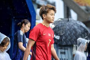 王霜:如果能在偶像C罗踢球的国家获奖,那对我来说非常开心 王霜:如果能在偶像C罗踢球的国家获奖,那对我来说非常开心