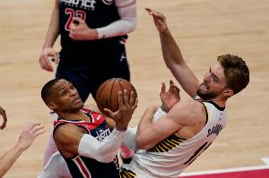 威少和小萨博尼斯重新聚首国王 而两人都是三双好手 威少和小萨博尼斯重新聚首国王 而两人都是三双好手