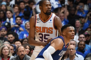 杜兰特母亲傲娇呼叫威少:你要是敢不过来跟我打招呼试试看! 杜兰特母亲傲娇呼叫威少:你要是敢不过来跟我打招呼试试看!