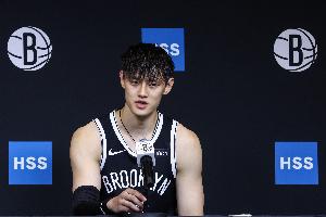 媒体人谈曾凡博:从G联赛打回NBA并非全无机会 只是这条路更艰难 媒体人谈曾凡博:从G联赛打回NBA并非全无机会 只是这条路更艰难