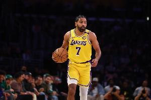 烟不够抽!文森特半场6记三分拿下22分3助 开场连轰18分 烟不够抽!文森特半场6记三分拿下22分3助 开场连轰18分